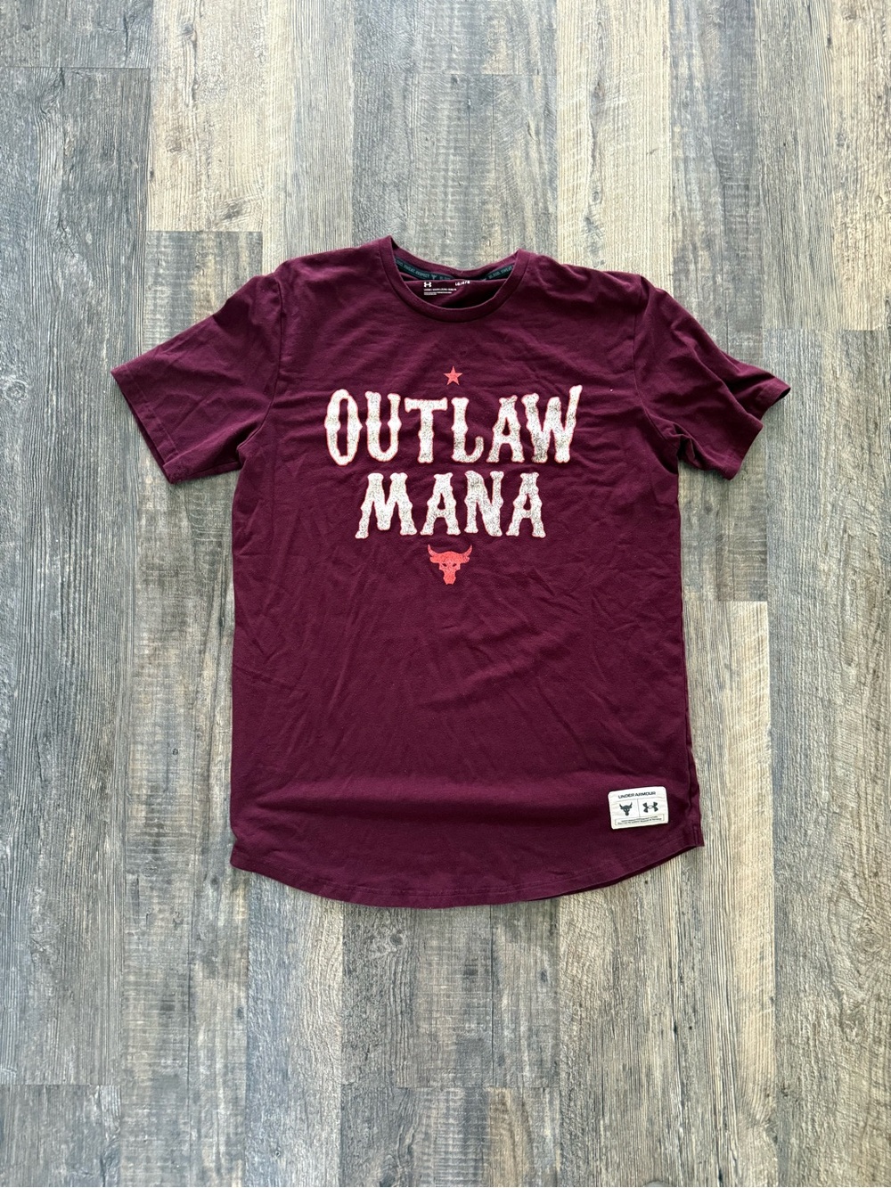 Under Armour Men’s Outlaw Mana Graphic Tee - Burgundy Large
